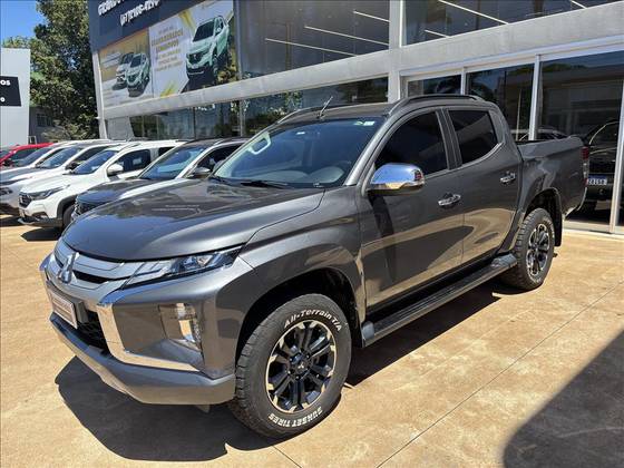 MITSUBISHI L200 TRITON 2.4 16V TURBO DIESEL SPORT HPE CD 4P 4X4 AUTOMÁTICO
